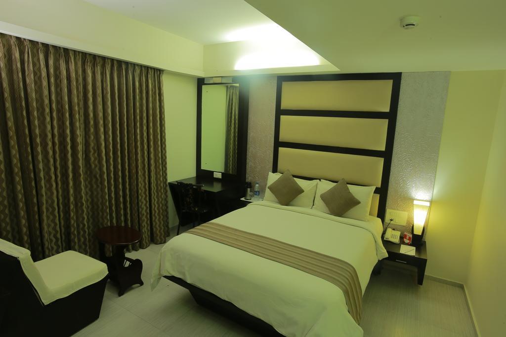 Pattom Royal Hotel Thiruvananthapuram Δωμάτιο φωτογραφία
