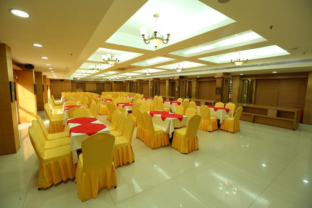 Pattom Royal Hotel Thiruvananthapuram Εξωτερικό φωτογραφία