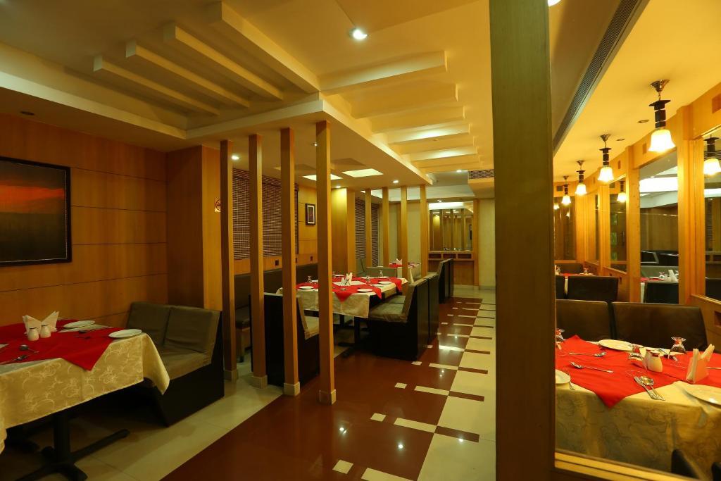 Pattom Royal Hotel Thiruvananthapuram Εξωτερικό φωτογραφία