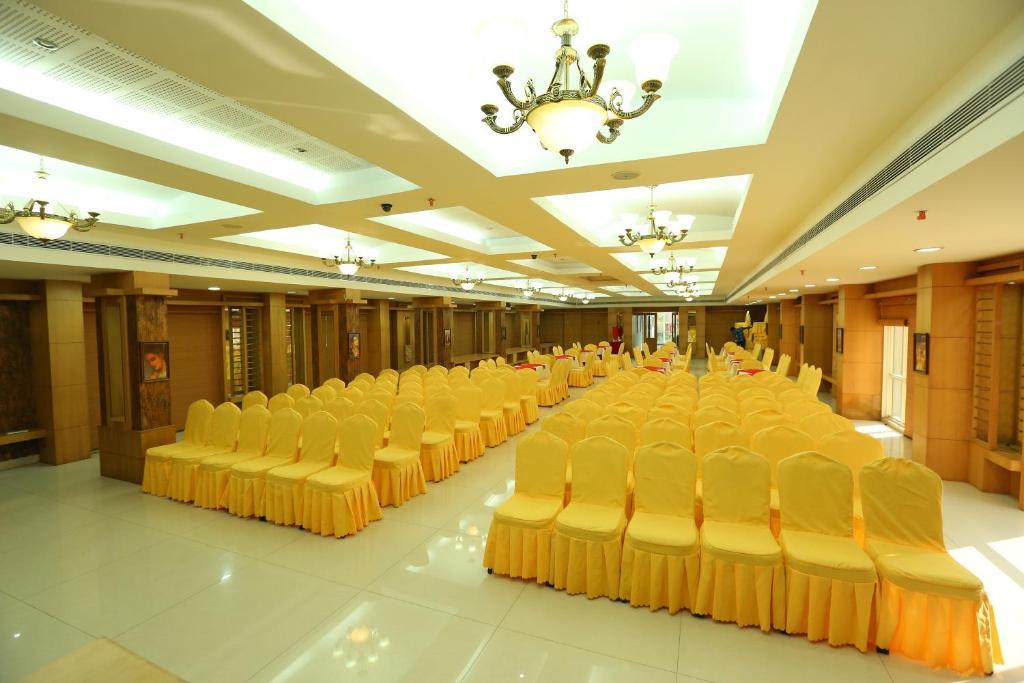 Pattom Royal Hotel Thiruvananthapuram Εξωτερικό φωτογραφία