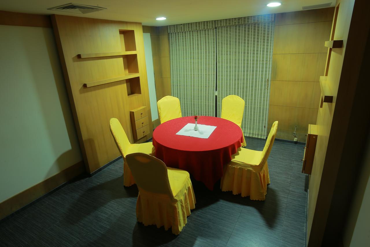 Pattom Royal Hotel Thiruvananthapuram Εξωτερικό φωτογραφία